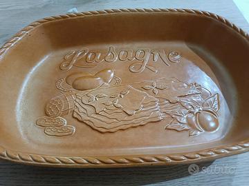 Pirofila /lasagnera in terracotta con decorazioni