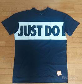 T shirt Nike nuova mai usata