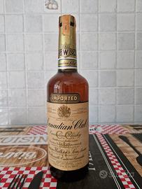 Bottiglia whisky vintage Canadian Club