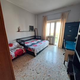 Camera doppio uso singola balconcino a Don bosco