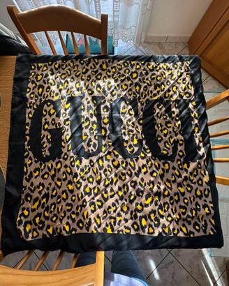 Sciarpa quadrata di Seta GUCCI