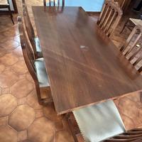 Tavolo in legno massello con 6 sedie coordinate