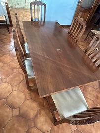 Tavolo in legno massello con 6 sedie coordinate