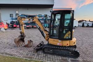 Escavatore usato CATERPILLAR 303.ECR Anno 2017 3.5
