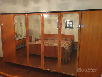 Armadio vintage 6 ante , con 4 specchi