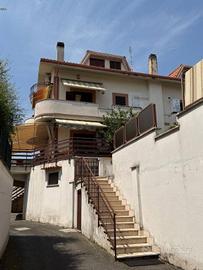 Appartamento di 103 m² con 3 locali e box auto a F