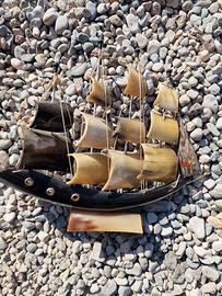 Raro Veliero Artigianale in Vero Corno 