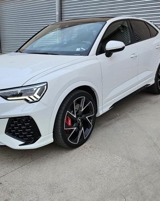 AUDI RSQ3 SPORTBACK 