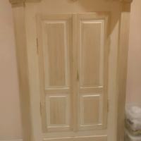 Armadio vintage ridipinto in bianco + comodino