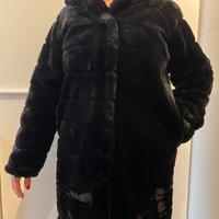 Pelliccia ecologica nera