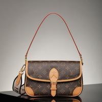 Borsa LOUIS VUITTON Diane Baguette, piccola