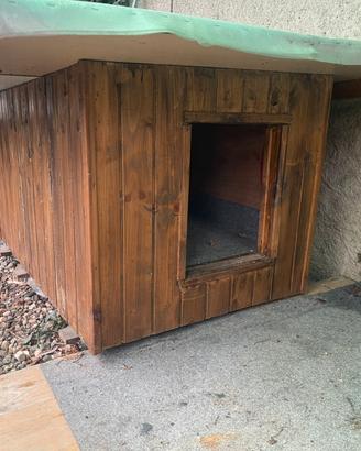 Cuccia per cane isolata e coibentata robusta