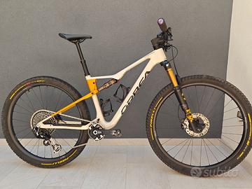 Orbea Oiz Carbon OMR (25/26) - SRAM XX T-Type - M