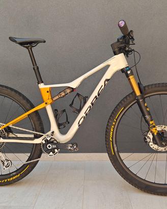 Orbea Oiz Carbon OMR (25/26) - SRAM XX T-Type - M