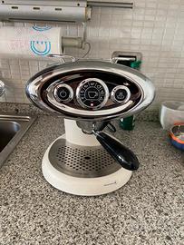 Macchina caffè Illy X1 Iperespresso da riparare