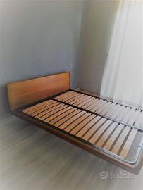 Letto matrimoniale con rete a doghe Poliform