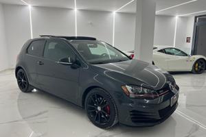 Volkswagen Golf GTI Performance 2.0 TSI 3p. BlueMo