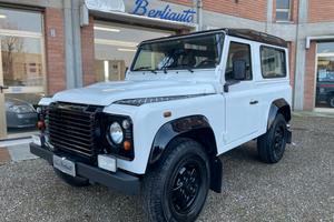 Land Rover Defender 90 2.2 TD4 Station Wagon N1