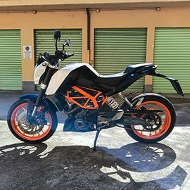 KTM Duke 390 con 22000km 