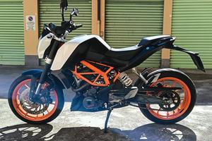 KTM Duke 390 con 22000km 