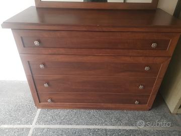 Cassettiera con specchio