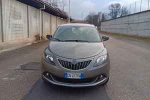 Lancia Ypsilon Hybrid Gold leggere annuncio