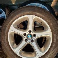 Cerchi in lega R18 montati su BMW X5