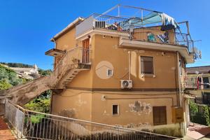 3 LOCALI A PELLEZZANO