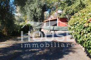 Ragalna - villa accorpata zona centrale