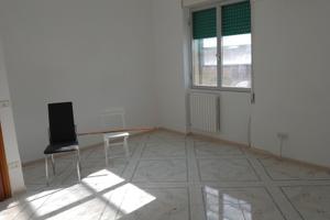 Bilocale appena ritinteggiato