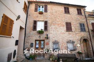 CASA A SCHIERA A MONDAVIO- BORGO MEDIEVALE