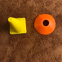 Coni gialli 10 pz. Coni rossi 10 pz.