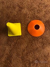 Coni gialli 10 pz. Coni rossi 10 pz.