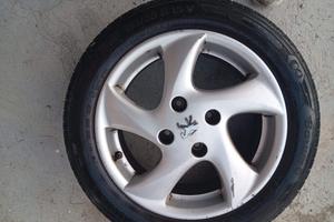  4 cerchi originali Peugeot più pneumatici estivi 