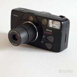 Fotocamera analogica  a pellicola