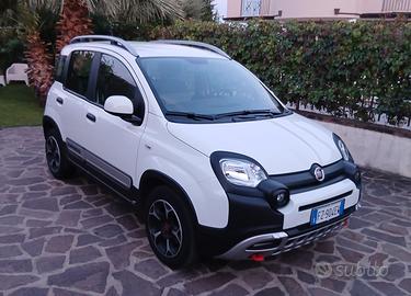 Fiat Panda Cross 1.0 FireFly Hibrid
