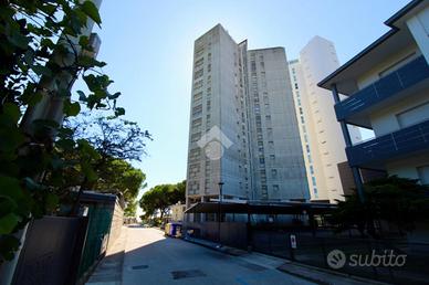 4 LOCALI A LIGNANO SABBIADORO
