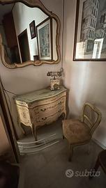 Specchio, commode e sedia anni 900