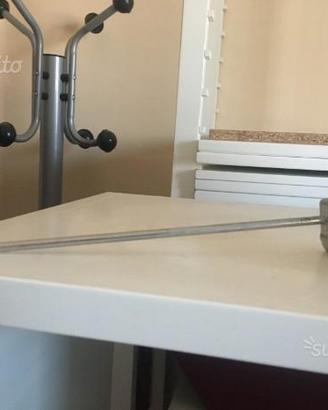 Ganci e staffe per arredamento