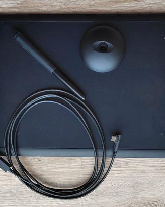Wacom Intuos Pro Medium PTH-660 | Pari al Nuovo