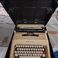 Macchina da scrivere Olivetti