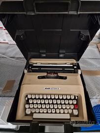 Macchina da scrivere Olivetti