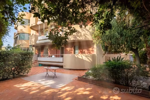 Quartiere del sole giardino privato garage e canti