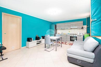 2 LOCALI A CASELLE TORINESE