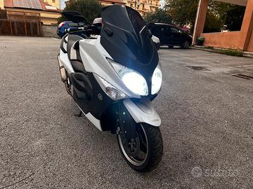 T max (white max)