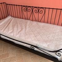 Letto/divano in ferro ikea +materasso