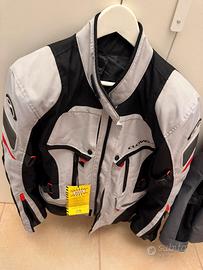 Abbigliamento moto completo praticamente nuovo