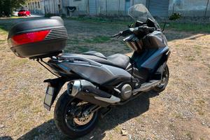 Kymco AK550 soli KM 7860 come nuovo