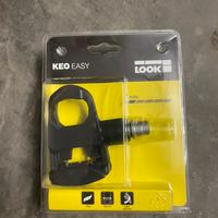 Pedali look bici da corsa