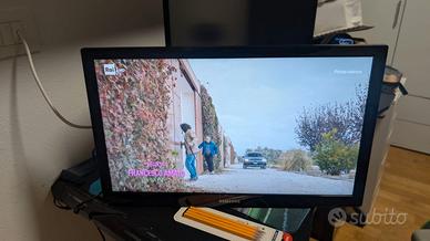 Tv Samsung 24" con supporto a muro